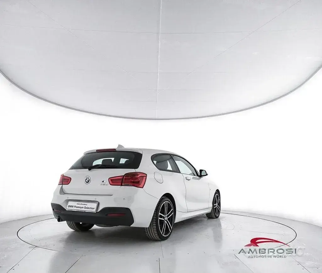 Usado BMW 116 M Sport 116 CV (85 kW) 2018 Negro Utilitario