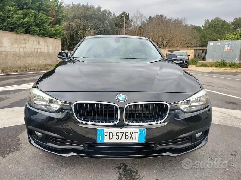 Usata BMW 318 Luxury Line 149 CV (109 kW) 2016 Nero Berlina