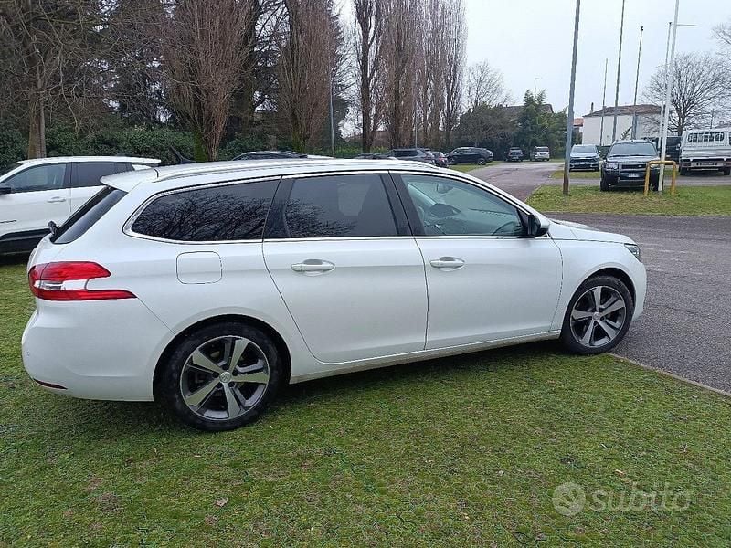 Usata Peugeot 308 SW Allure 131 CV (96 kW) 2019 Bianco Station wagon