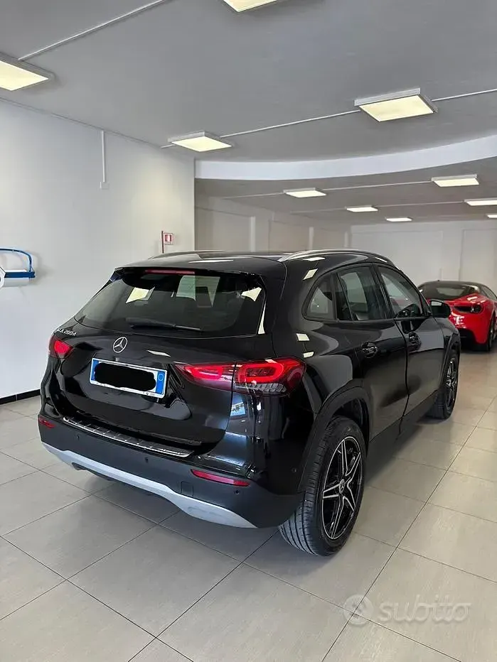 Usata Mercedes GLA200 Premium 150 CV (110 kW) 2023 Nero SUV