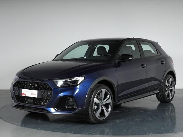 Nuova Audi A1 Ambiente 116 CV (85 kW) 2025 Blu navarra metallizzato Utilitaria