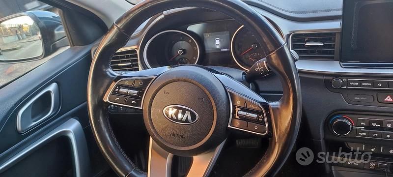 Usata Kia Ceed 116 CV (85 kW) 2019 Blu Utilitaria