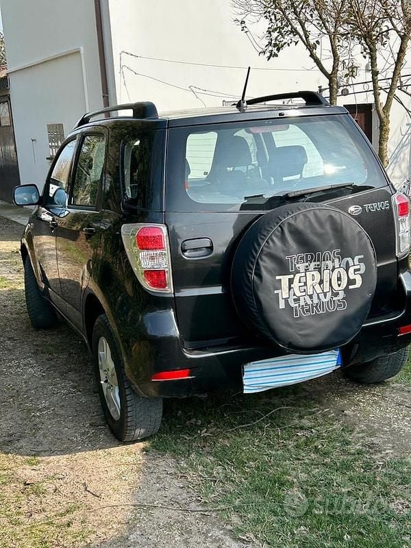 Usata Daihatsu Terios 105 CV (77 kW) 2010 Nero SUV