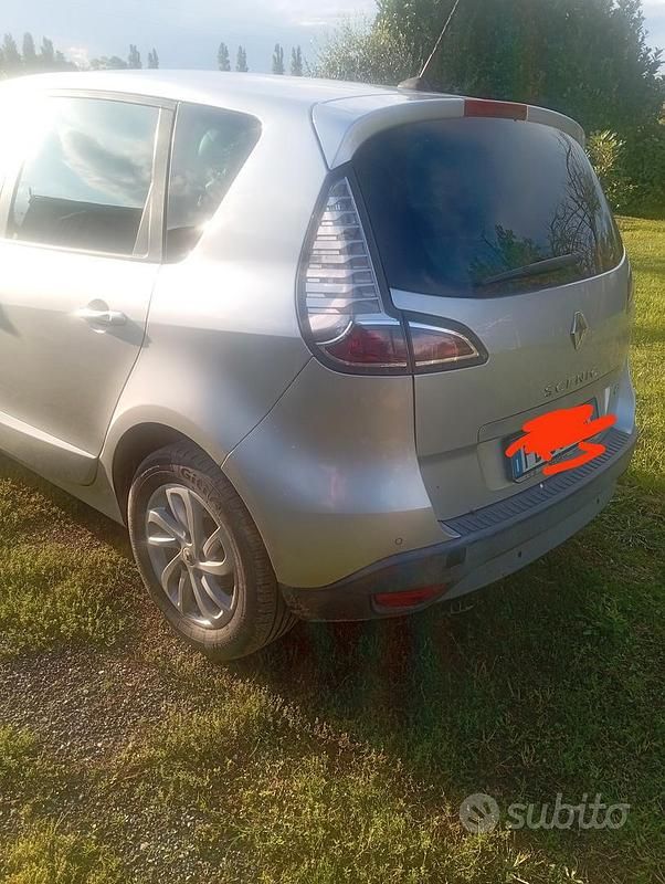 Usata Renault Scénic III LIMITED 110 CV (80 kW) 2015 Grigio Monovolume