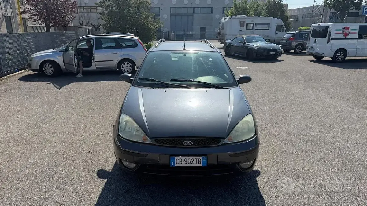 Usata Ford Focus Ghia 115 CV (84 kW) 2002 Nero Station wagon