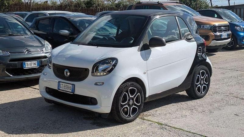 Usata Smart ForTwo Coupé 61 CV (44 kW) 2015 Bianco Utilitaria