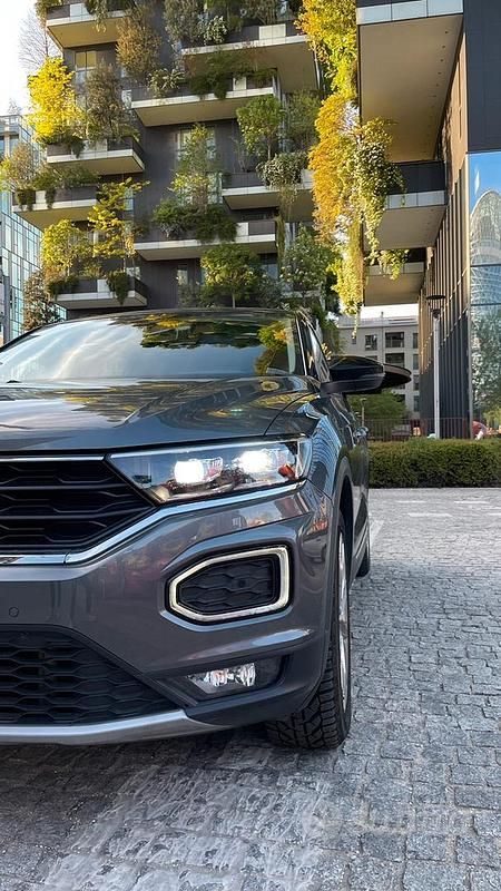 Usata VW T-Roc Advance 116 CV (85 kW) 2020 Grigio SUV