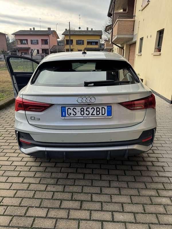 Usata 2024 Audi Q3 Sportback S-Line SUV | 45.300 € (Buon prezzo) - Immagine 1/4