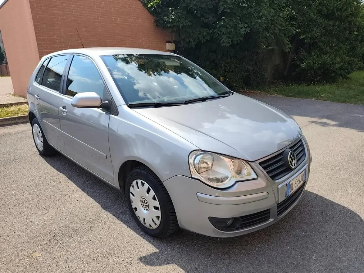 Usata VW Polo 69 CV (50 kW) 2007 Argento Utilitaria