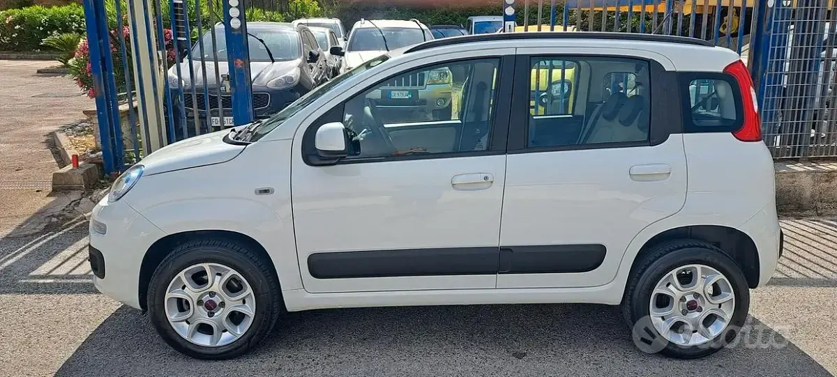 Usata Fiat Panda Lounge 80 CV (58 kW) 2014 Bianco Utilitaria