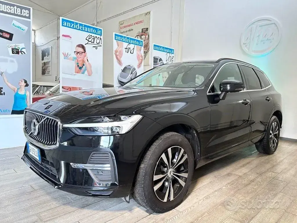 Usata Volvo XC60 Momentum 197 CV (144 kW) 2021 Nero SUV