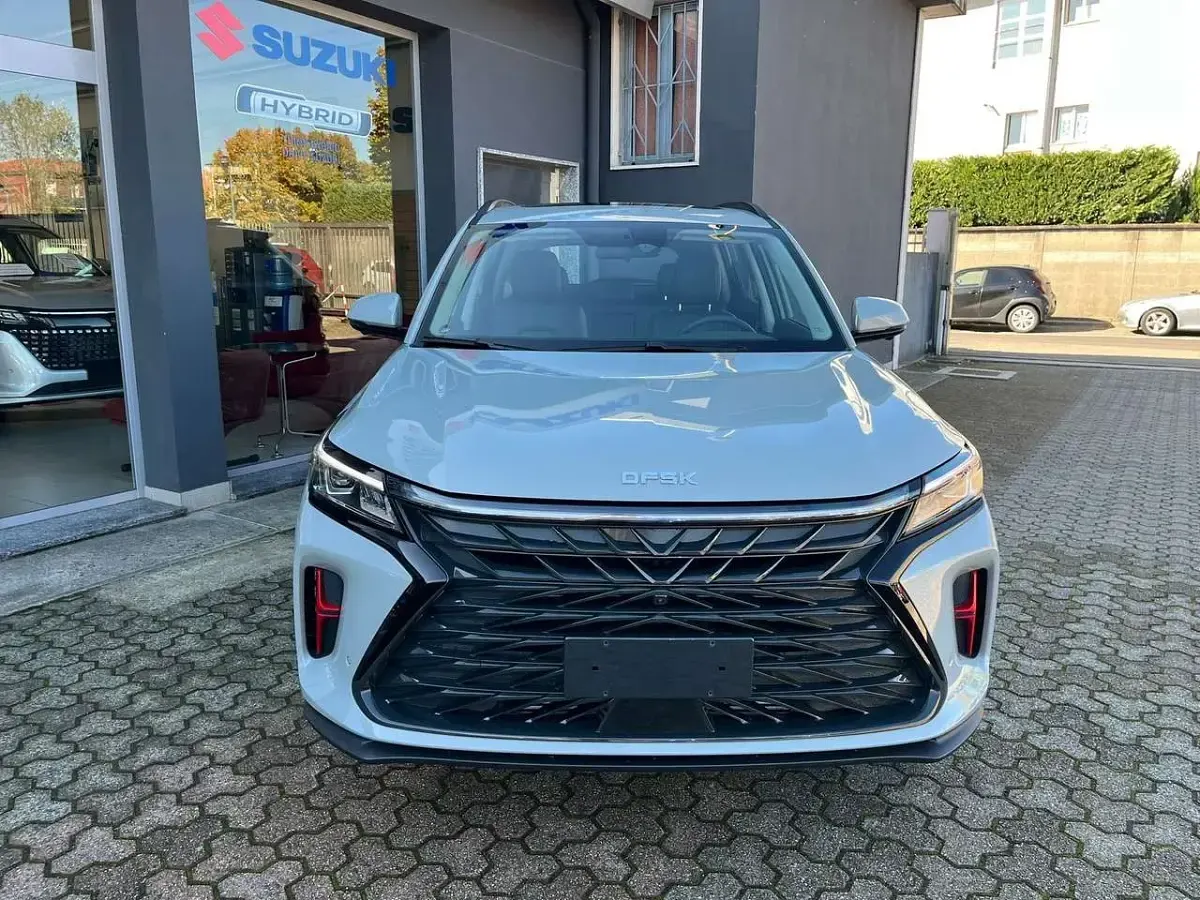 Nuova DFSK Fengon 177 CV (130 kW) 2026 Verde salvia metallizzato SUV