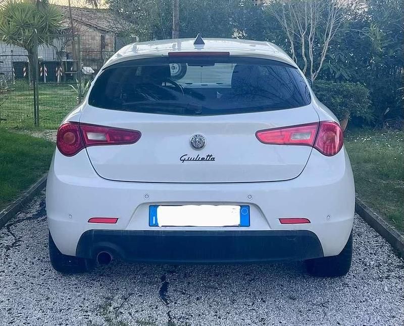 Usata Alfa Romeo Giulietta Distinctive 120 CV (88 kW) 2013 Utilitaria
