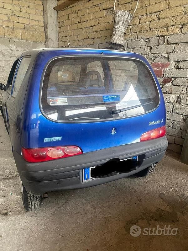 Blu Usata 2001 Fiat 600 Due volumi | 500 € - Immagine 1/4