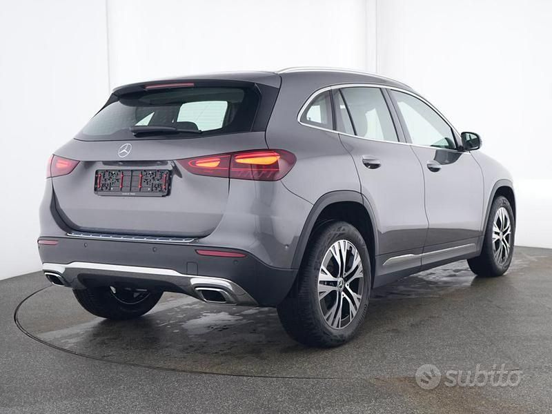 Usata Mercedes GLA180 Advanced 136 CV (100 kW) 2025 Grigio SUV