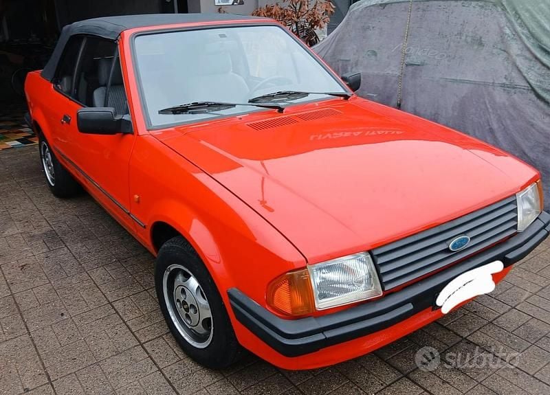 Usata Ford Escort Cabriolet 1984 Rosso Cabrio