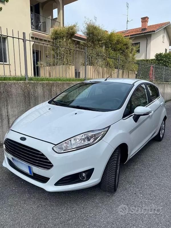 Usata Ford Fiesta Titanium 75 CV (55 kW) 2017 Bianco Berlina