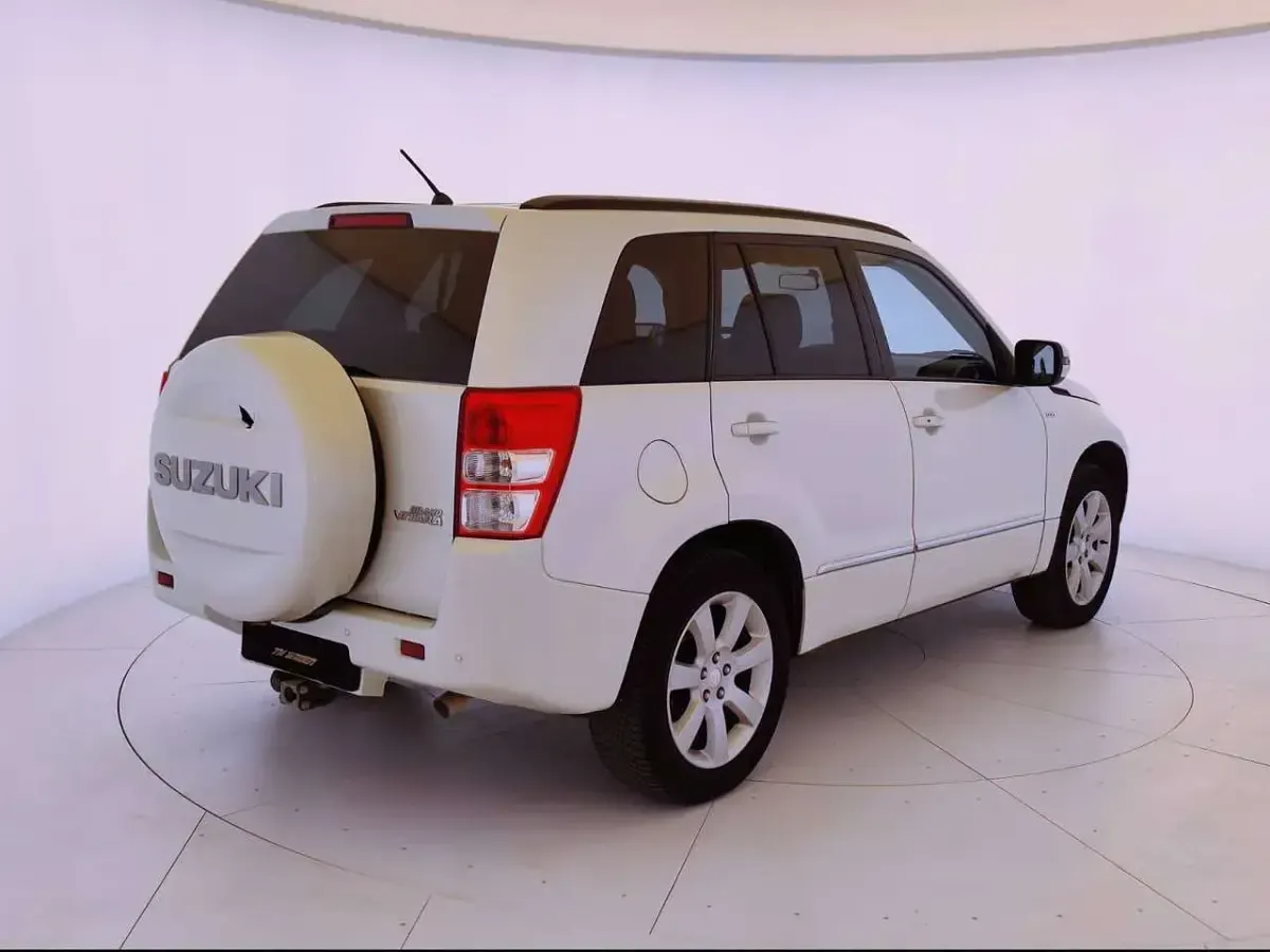 Usata Suzuki Grand Vitara 129 CV (94 kW) 2013 Bianco SUV