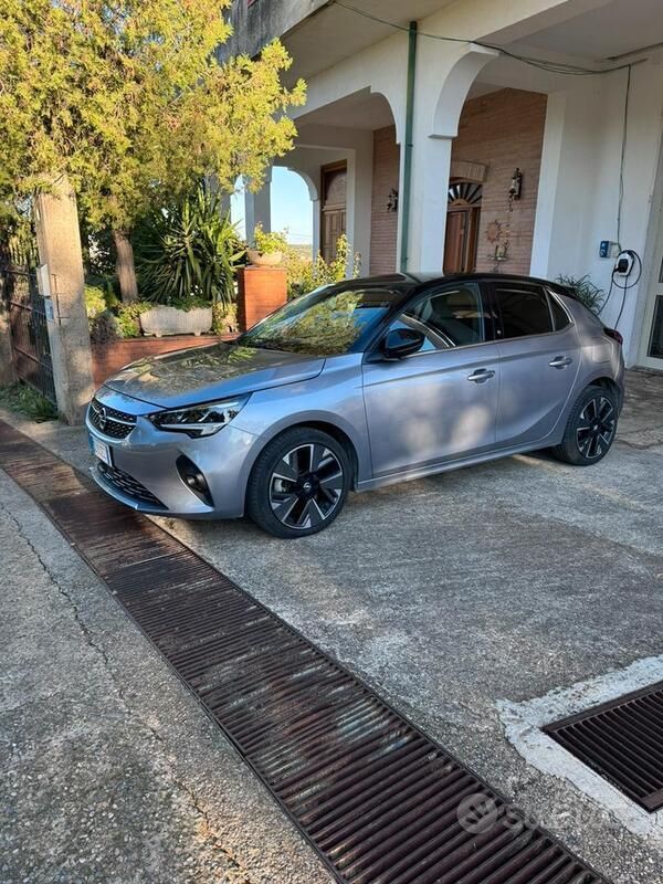 Usata 2020 Opel Corsa-e Due volumi | 15.000 € (Buon prezzo) - Immagine 1/4