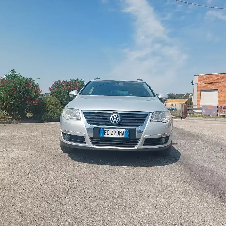 Usata VW Passat 150 CV (110 kW) 2010 Grigio Station wagon