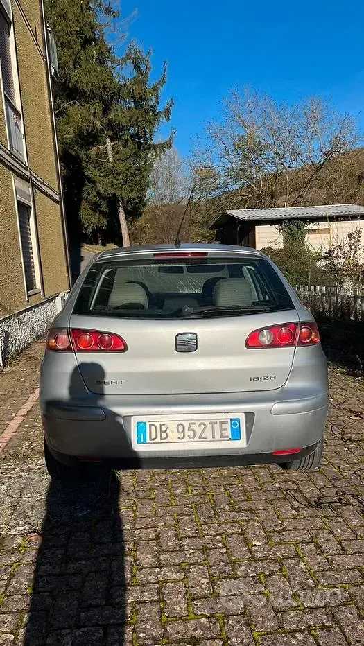 Usata Seat Ibiza 69 CV (50 kW) 2006 Grigio Utilitaria