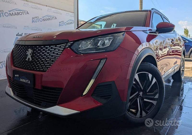 Usata Peugeot 2008 Allure 110 CV (80 kW) 2021 Rosso elixir (speciale) SUV
