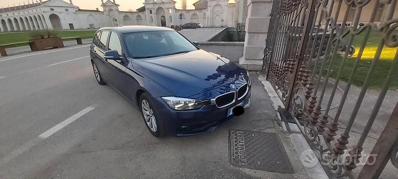 Usata BMW 318 115 CV (84 kW) 2016 Blu Station wagon