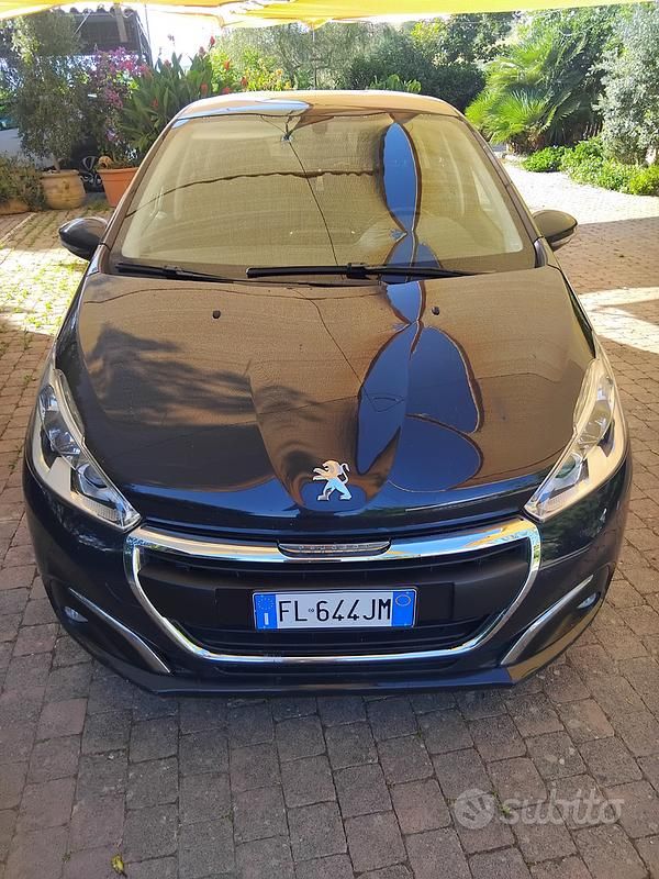 Usata Peugeot 208 82 CV (60 kW) 2017 Grigio Utilitaria