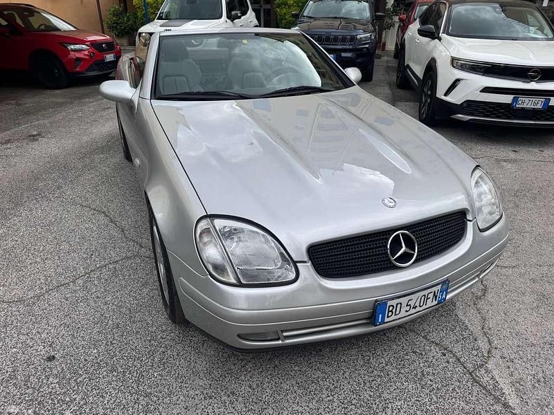 Usata Mercedes SLK200 192 CV (141 kW) 1999 Argento Cabrio