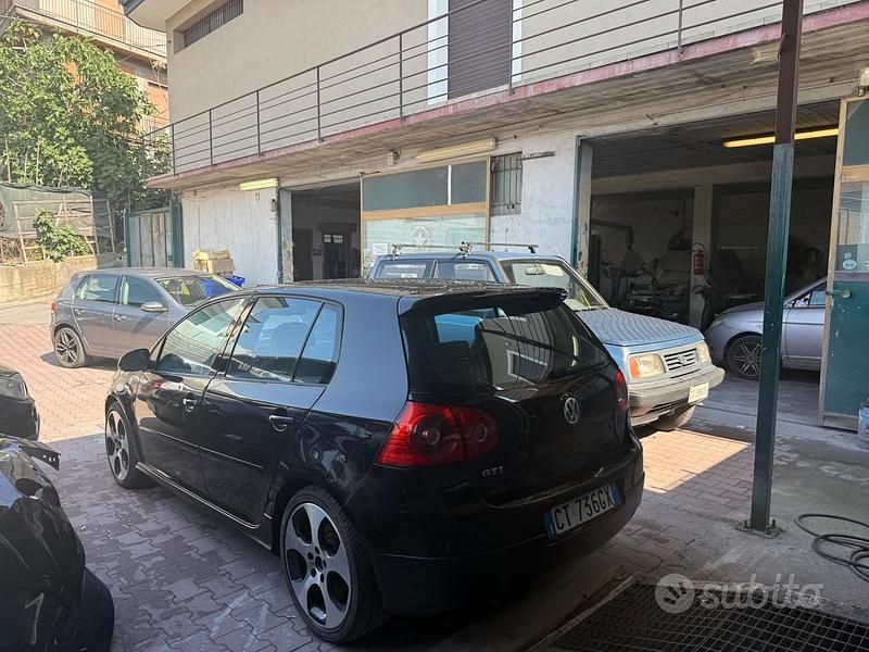 Usata VW Golf V GTI 150 CV (110 kW) 2005 Nero Utilitaria