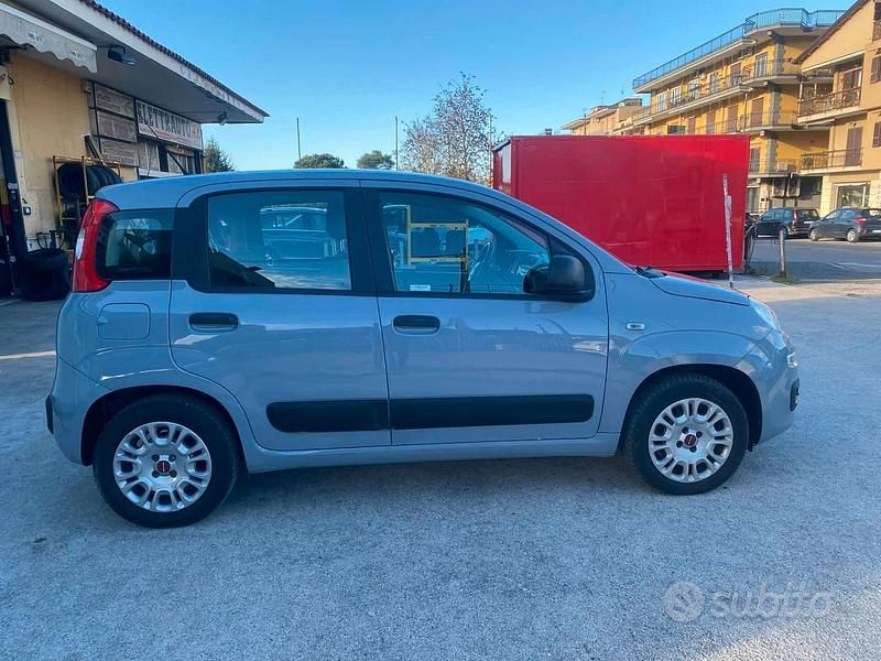 Usata Fiat Panda 69 CV (50 kW) 2019 Grigio Utilitaria