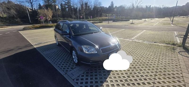 Usata Toyota Avensis 150 CV (110 kW) 2006 Grigio Station wagon