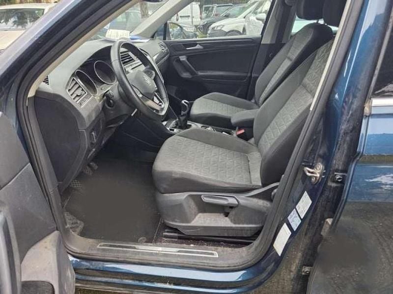Usata VW Tiguan Life 122 CV (89 kW) 2022 Night shade blue SUV