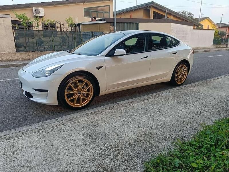 Usata Tesla Model 3 Standard Range 88 kW (120 CV) 2023 Bianco Berlina