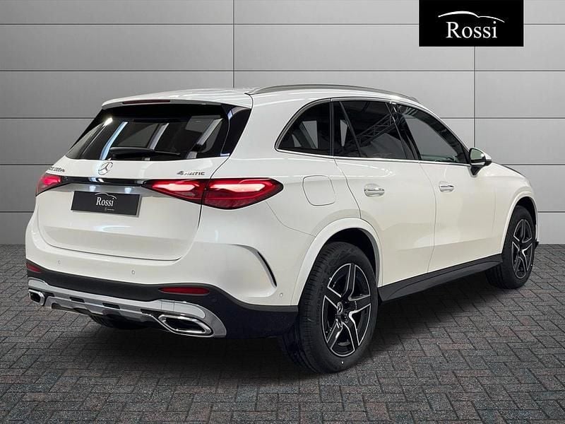 Nuova Mercedes GLC300e 197 CV (144 kW) 2026 Argento