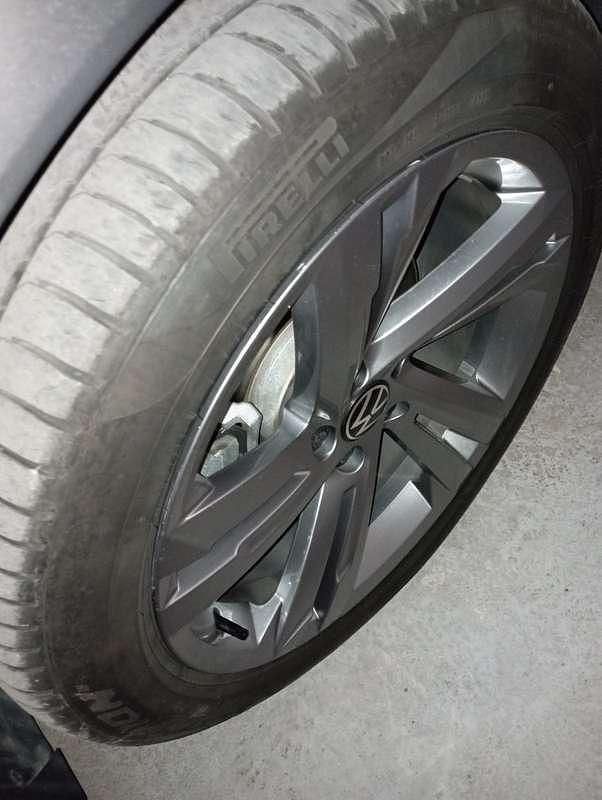 Usata VW Tiguan R-line 151 CV (111 kW) 2021 Nero SUV