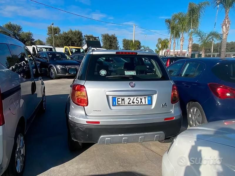 Usata Fiat Sedici Dynamic 120 CV (88 kW) 2012 Grigio SUV