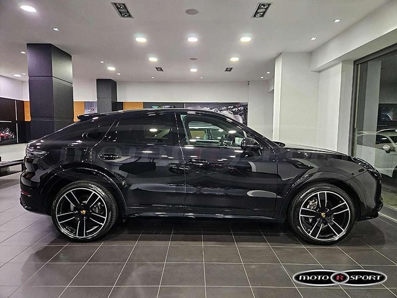 Usata Porsche Cayenne Coupe 340 CV (250 kW) 2022 Nero jet metallizzato Coupé