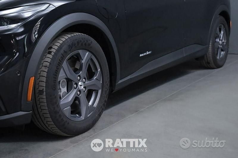 Usata Ford Mustang Standard Range 269 CV (197 kW) 2023 Absolute black Berlina