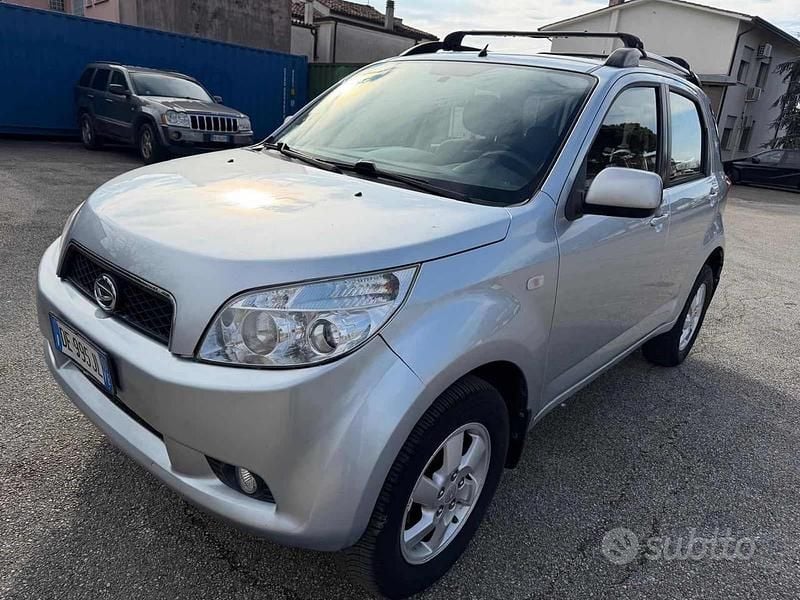 Usata Daihatsu Terios 104 CV (76 kW) 2007 Grigio SUV