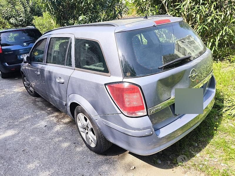 Usata Opel Astra 101 CV (74 kW) 2009 Grigio Station wagon