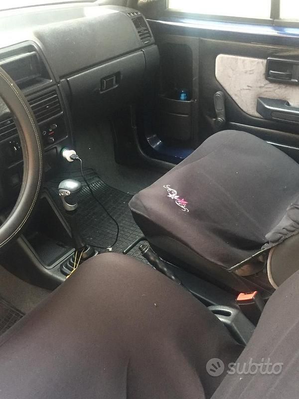 Usata Citroën AX 50 CV (36 kW) 1996 Blu Utilitaria