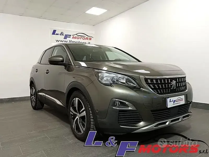 Usata Peugeot 3008 Allure 120 CV (88 kW) 2017 Grigio SUV