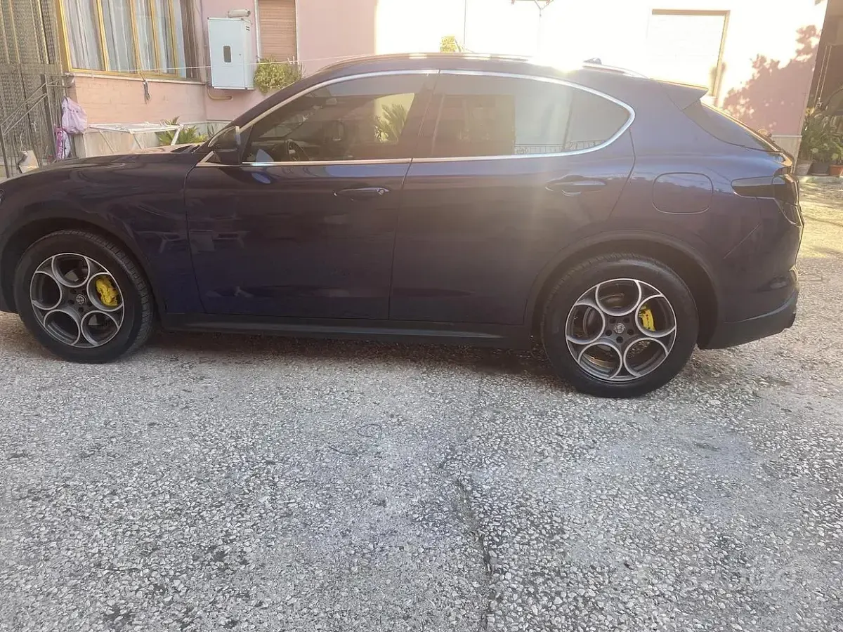 Usata Alfa Romeo Stelvio 210 CV (154 kW) 2017 Bluazzurro SUV