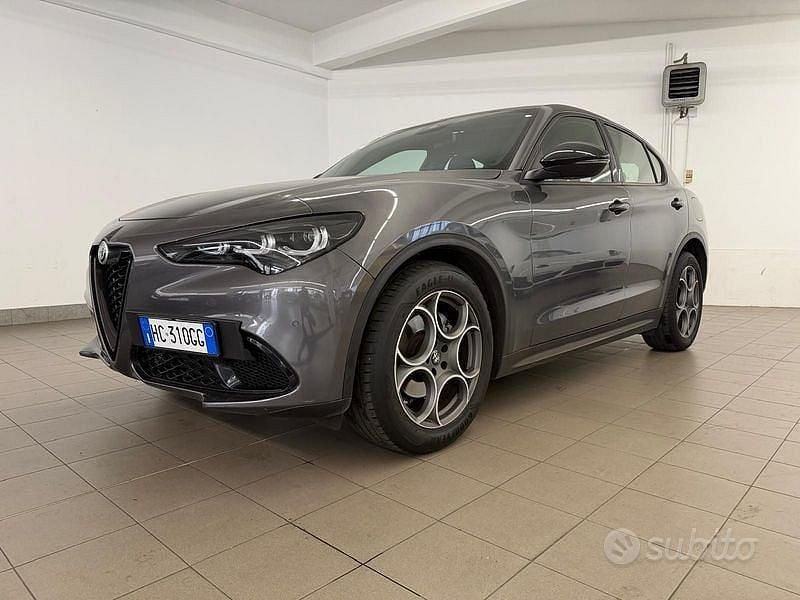Usata Alfa Romeo Stelvio 160 CV (117 kW) 2023 Grigio SUV