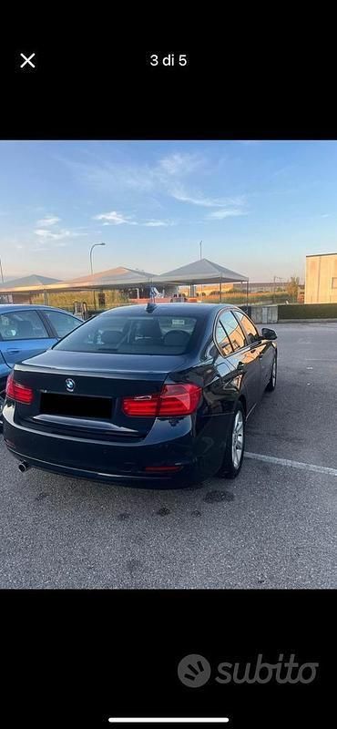Usata BMW 318 143 CV (105 kW) 2012 Blu Berlina