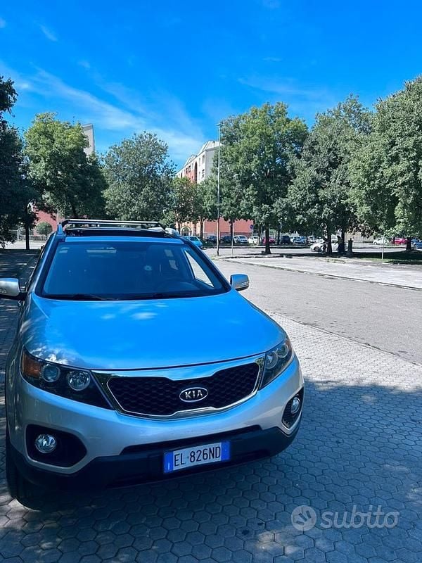 Grigio Usata 2012 Kia Sorento SUV | 6400 € (Buon prezzo) - Immagine 1/4