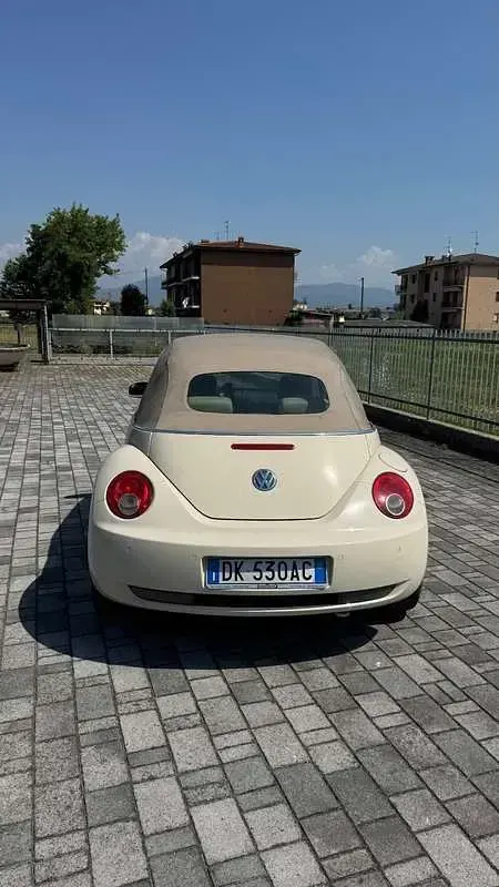 Usata VW New Beetle 116 CV (85 kW) 2007 Utilitaria