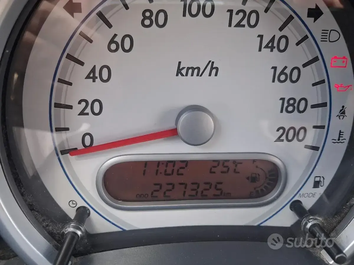 Usata Suzuki Splash 75 CV (55 kW) 2009 Grigio Utilitaria