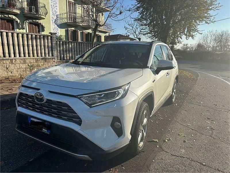 Usata Toyota RAV4 218 CV (160 kW) 2021 Bianco SUV